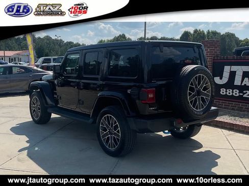 Used 2023 Jeep Wrangler Unlimited Sahara w/ Cold Weather Group AWD/4WD image 4