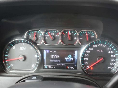 Used 2017 Chevrolet Suburban LT image 28