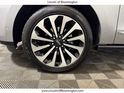 Used 2023 Lincoln Navigator Reserve AWD/4WD image 24