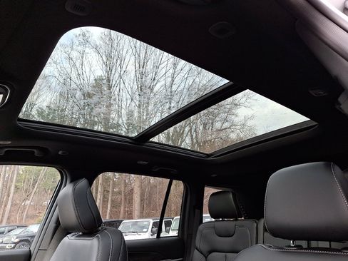 New 2025 Jeep Grand Cherokee Limited image 9