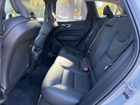 Certified 2025 Volvo XC60 B5 Plus image 32