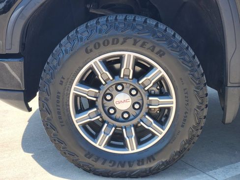 Used 2024 GMC Sierra 1500 AT4 w/ Technology Package AWD/4WD image 10
