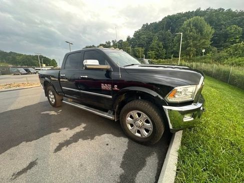 Used 2015 RAM 2500 Laramie w/ Convenience Group AWD/4WD image 2