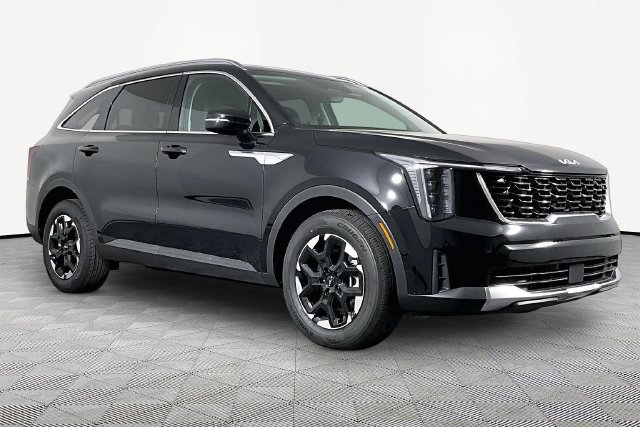 Certified 2026 Kia Sorento S FWD image 2