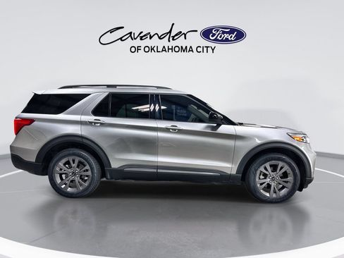 Used 2023 Ford Explorer XLT w/ Equipment Group 202A AWD/4WD image 9