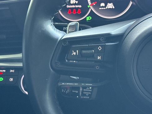 Used 2023 Porsche Panamera Platinum Edition image 38