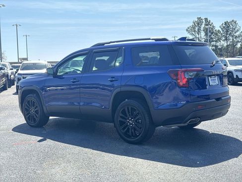 Used 2023 GMC Acadia SLT w/ Elevation Edition FWD image 8