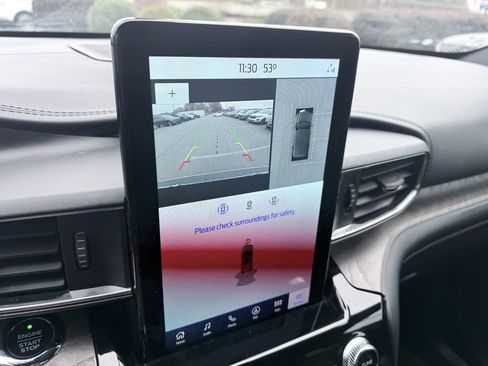 Used 2021 Ford Explorer Platinum w/ Equipment Group 601A image 15