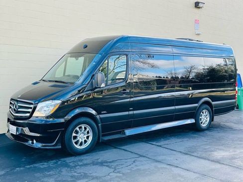 Used 2014 Mercedes-Benz Sprinter 2500 image 4