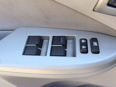Used 2011 Toyota Corolla LE FWD image 14