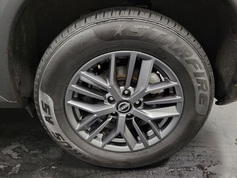 Used 2023 Nissan Rogue S image 10