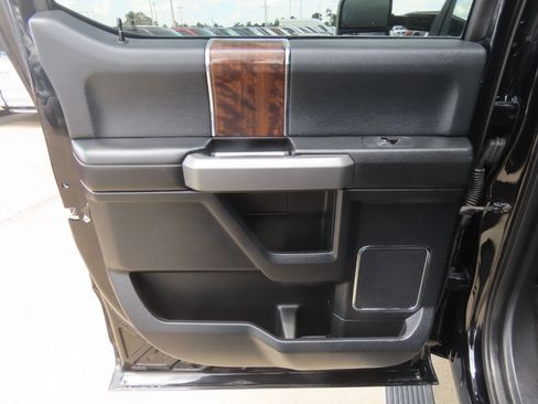 Used 2017 Ford F250 Platinum AWD/4WD image 20