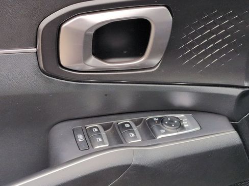 Certified 2025 Kia Sorento EX w/ Panoramic Sunroof Package FWD image 24