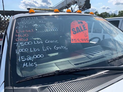 Used 2014 Ford F550 4x4 Regular Cab Super Duty image 3