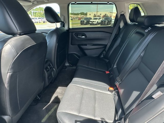 Used 2023 Nissan Rogue SV w/ SV Premium B Package AWD/4WD image 13