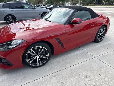 Certified 2025 BMW Z4 sDrive30i image 3