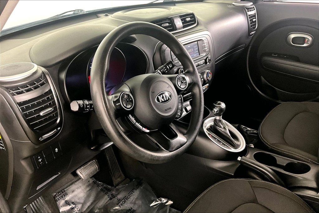 Used 2016 Kia Soul + FWD image 13