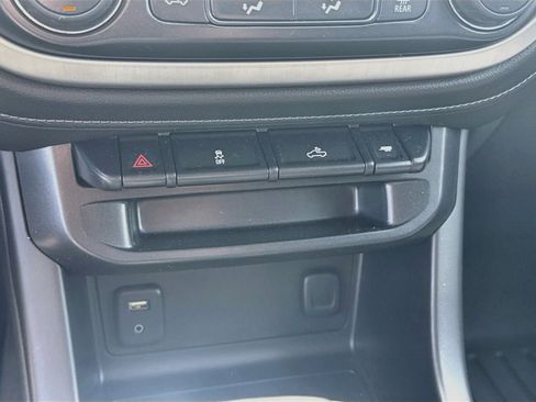Used 2015 GMC Canyon SLE w/ SLE Convenience Package AWD/4WD image 16