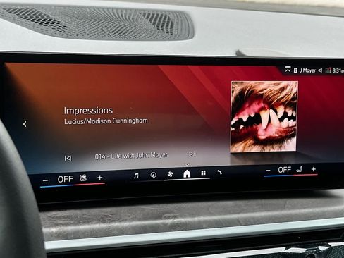 Used 2025 BMW X5 xDrive50e image 21