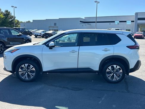 Used 2023 Nissan Rogue SV FWD image 5