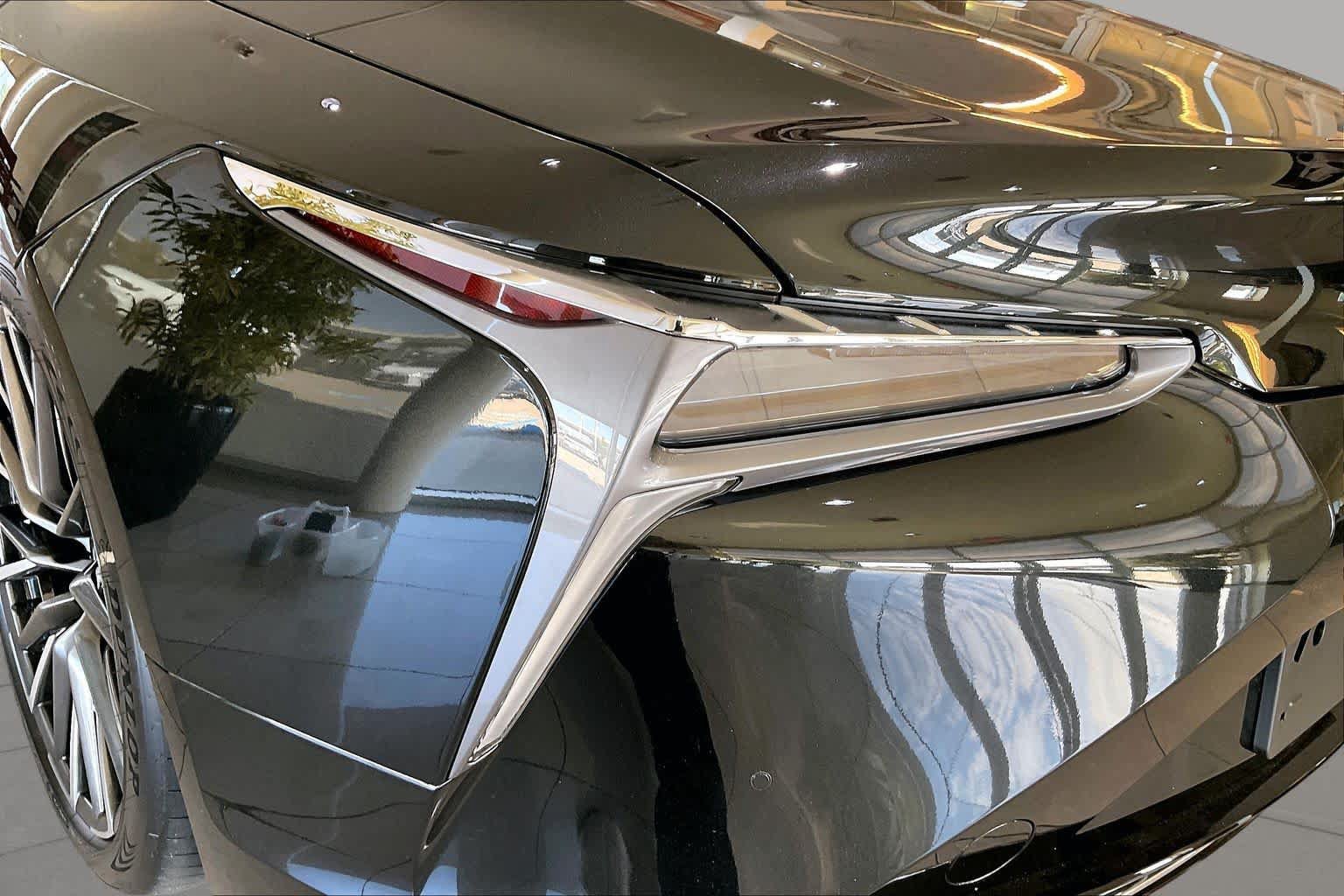 Used 2026 Lexus LC 500 Convertible w/ Touring Package RWD image 25