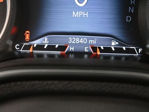 Used 2019 Jeep Cherokee Limited image 29