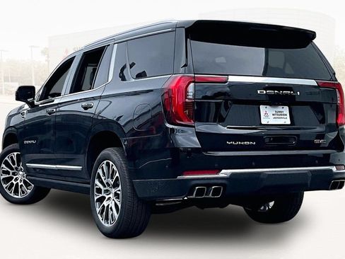Used 2025 GMC Yukon Denali w/ Denali Reserve Package AWD/4WD image 4