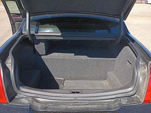 Used 2011 Lincoln Town Car Signature Limited image 15