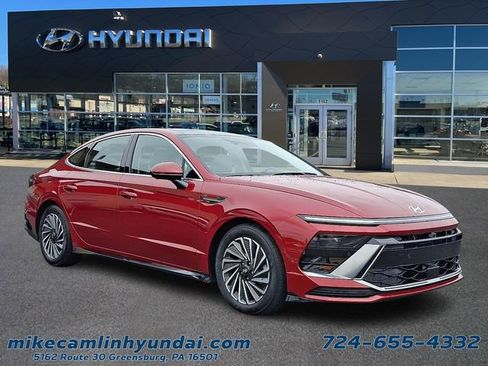 Certified 2025 Hyundai Sonata Limited FWD image 1