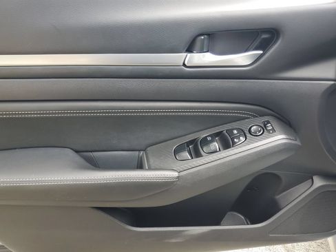 Used 2019 Nissan Altima 2.5 SL FWD image 17