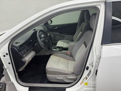 Used 2012 Toyota Camry LE image 9