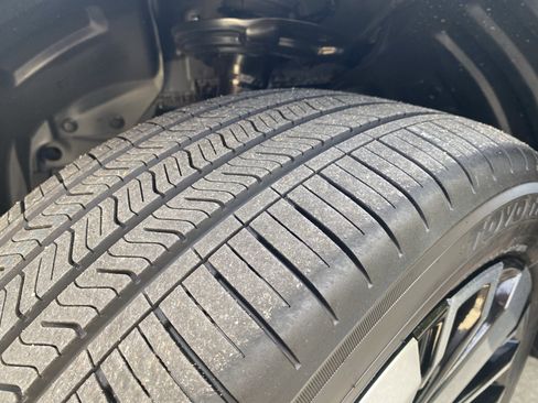 Used 2025 Mitsubishi Outlander AWD image 42