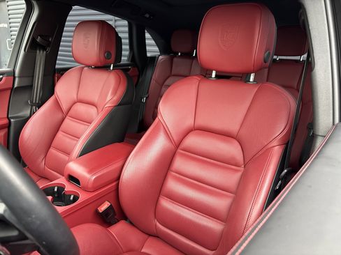 Certified 2025 Porsche Macan GTS AWD/4WD image 22