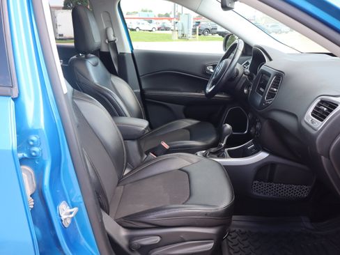 Used 2020 Jeep Compass Latitude w/ Popular Equipment Group FWD image 12