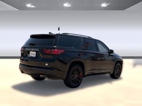 Used 2023 Chevrolet Traverse Premier w/ Redline Edition FWD image 9