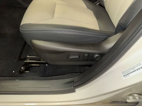 Used 2023 Subaru Forester Premium AWD/4WD image 23