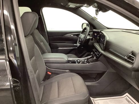 Used 2024 Chevrolet Traverse LT FWD image 24