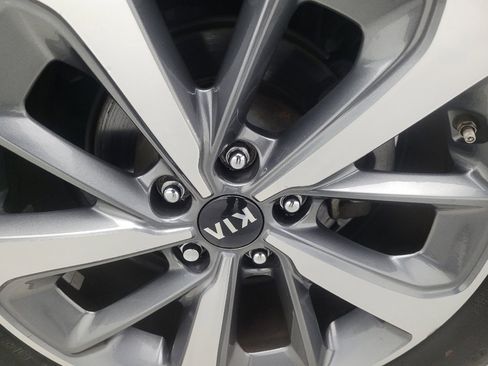 Used 2019 Kia Sorento EX image 31