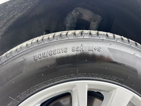 Used 2025 Toyota Camry LE image 29