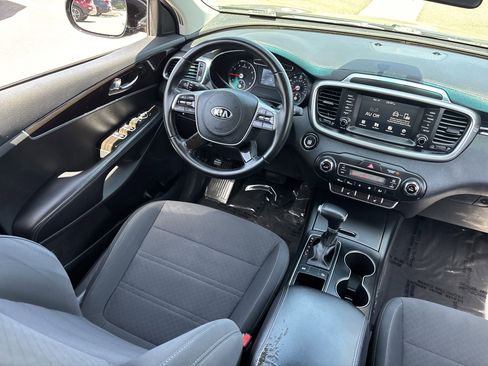 Used 2020 Kia Sorento S FWD image 13