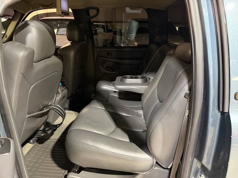 Used 2007 Chevrolet Silverado 3500 LT w/ Heavy-Duty Power Package AWD/4WD image 21