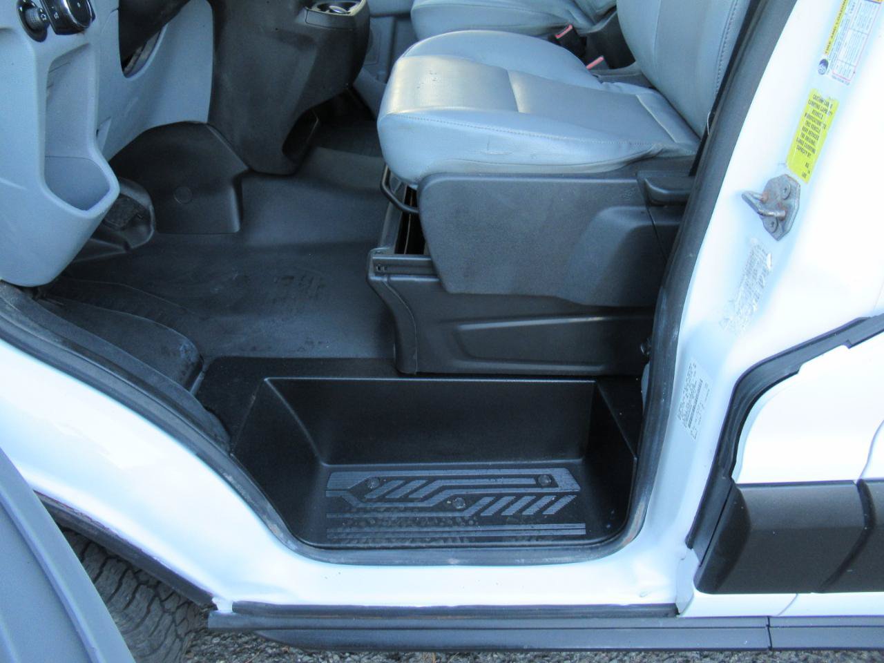 Used 2019 Ford Transit 250 148 Medium Roof RWD image 10