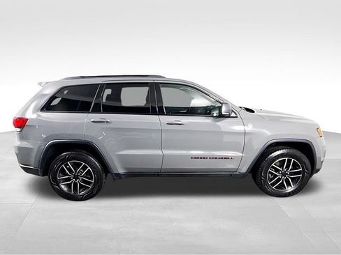 Used 2021 Jeep Grand Cherokee Trailhawk w/ Trailhawk Luxury Group AWD/4WD image 6