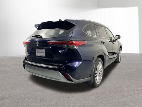Used 2023 Toyota Highlander Platinum image 37