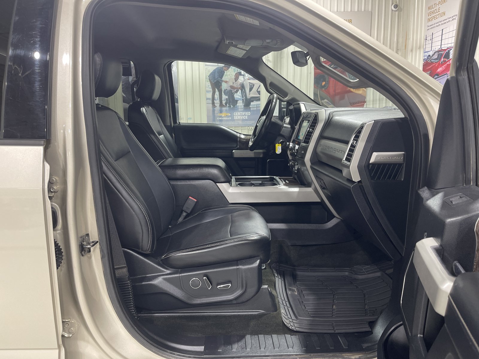 Used 2017 Ford F250 Lariat w/ Chrome Package AWD/4WD image 17