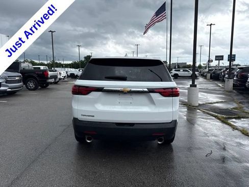 Used 2023 Chevrolet Traverse LS FWD image 4
