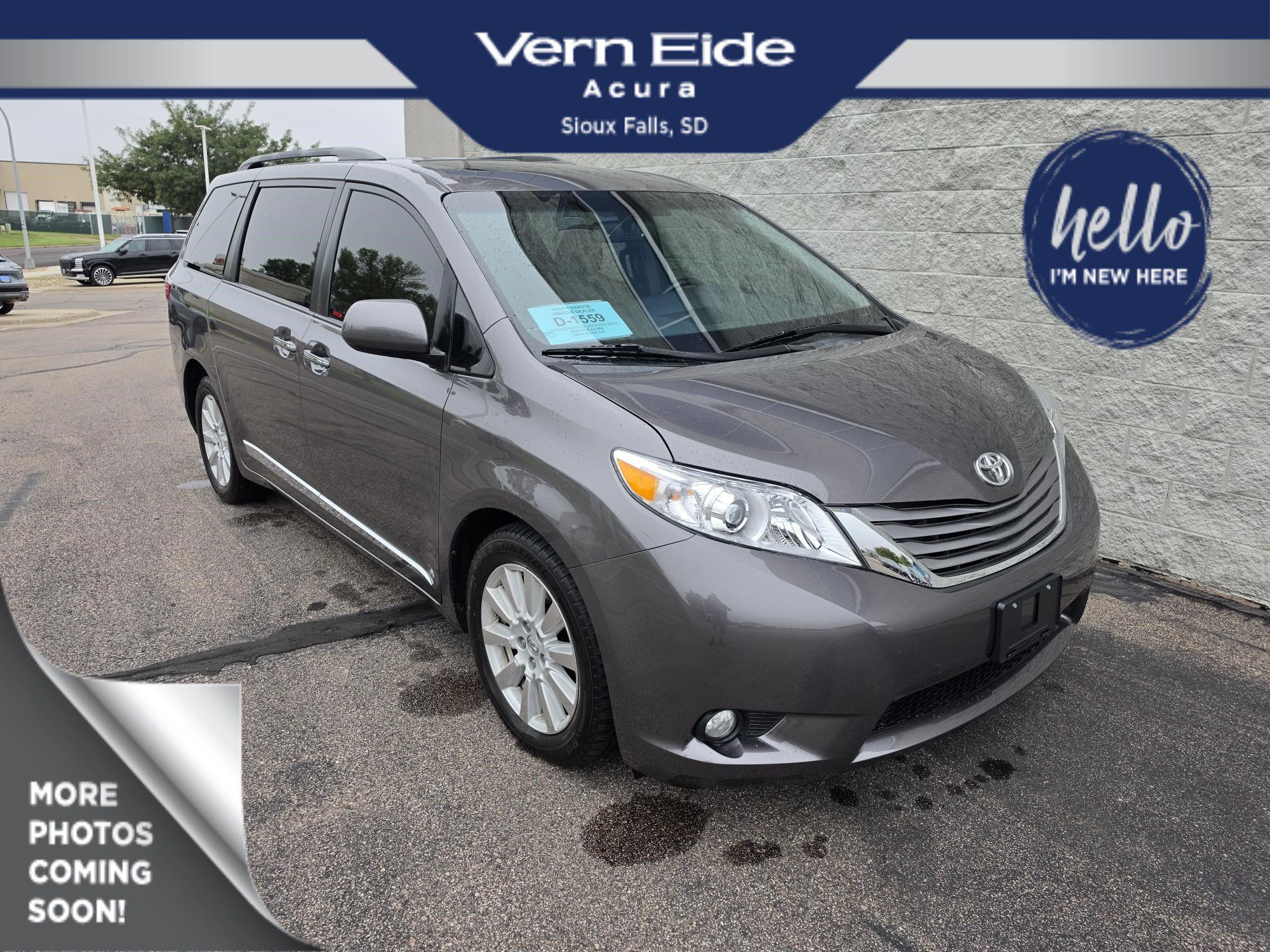 Used 2017 Toyota Sienna XLE Premium AWD/4WD image 1