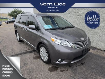 Used 2017 Toyota Sienna XLE Premium