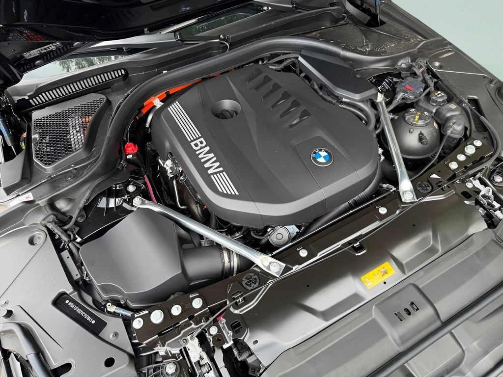 New 2027 BMW 550e xDrive w/ Premium Package AWD/4WD image 24