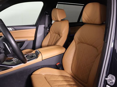 Used 2024 BMW X7 xDrive40i w/ M Sport Package image 33